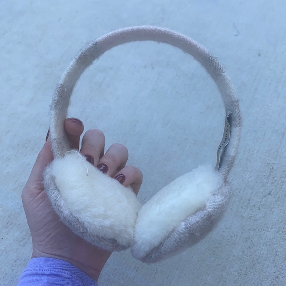 Burberry Plaids Cashmere Ear Muffs - Picture 2 of 8